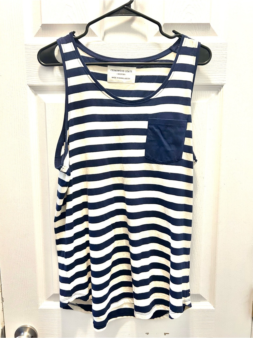 Cedarwood State Tank Top Women’s Size M Blue White Striped Sleeveless Pocket